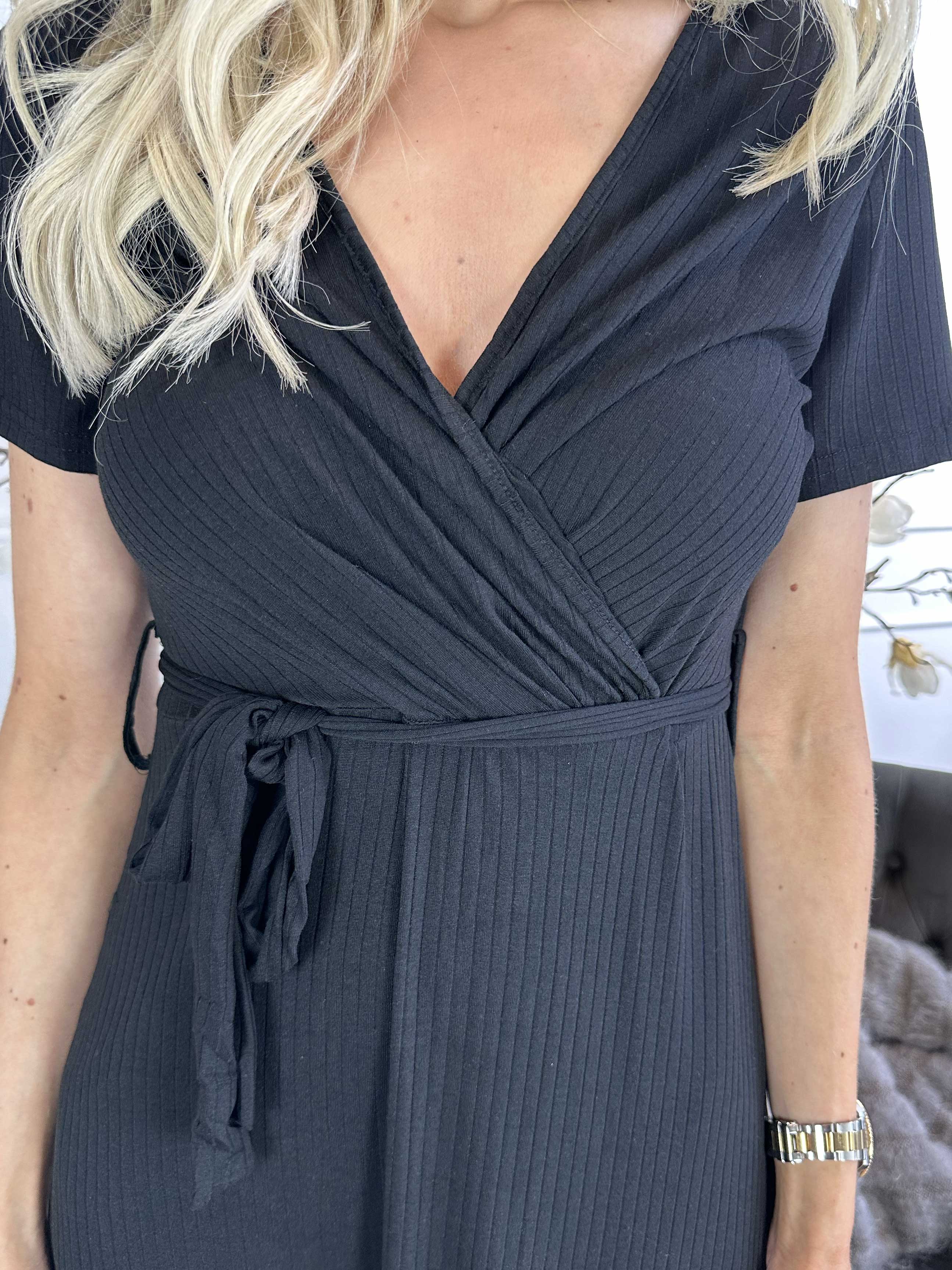 Elene - Lång klänning med knytband i midjan